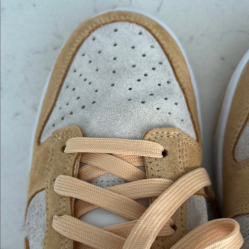 Very Good - Women's Nike Dunk Low LX Sneaker - White / Yellow - Gold - Size W7 - Picture 14 of 16
